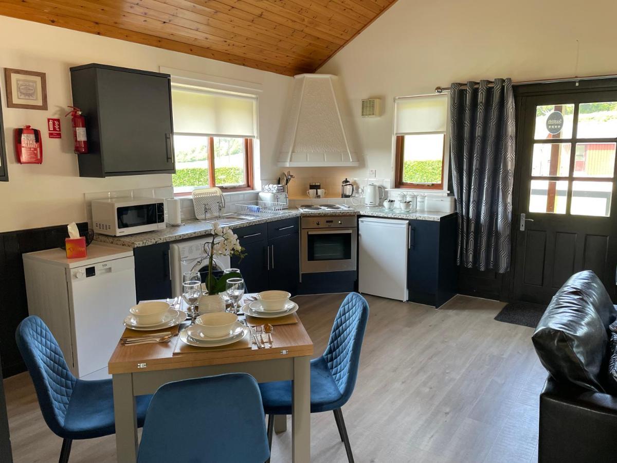 Wellsfield Farm Holiday Lodges Stirling Extérieur photo