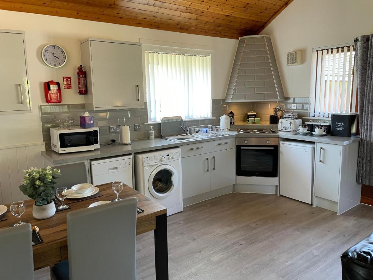 Wellsfield Farm Holiday Lodges Stirling Extérieur photo