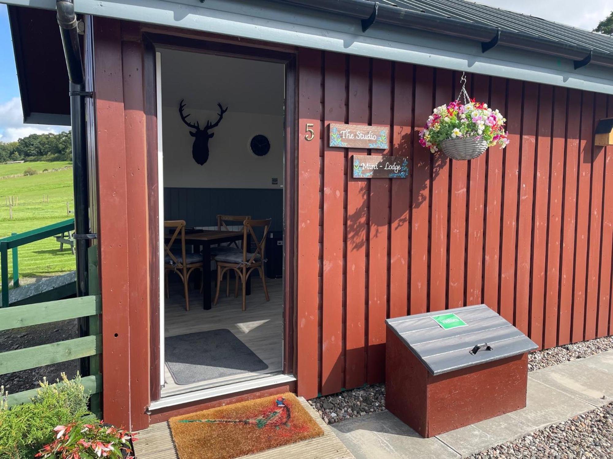 Wellsfield Farm Holiday Lodges Stirling Extérieur photo