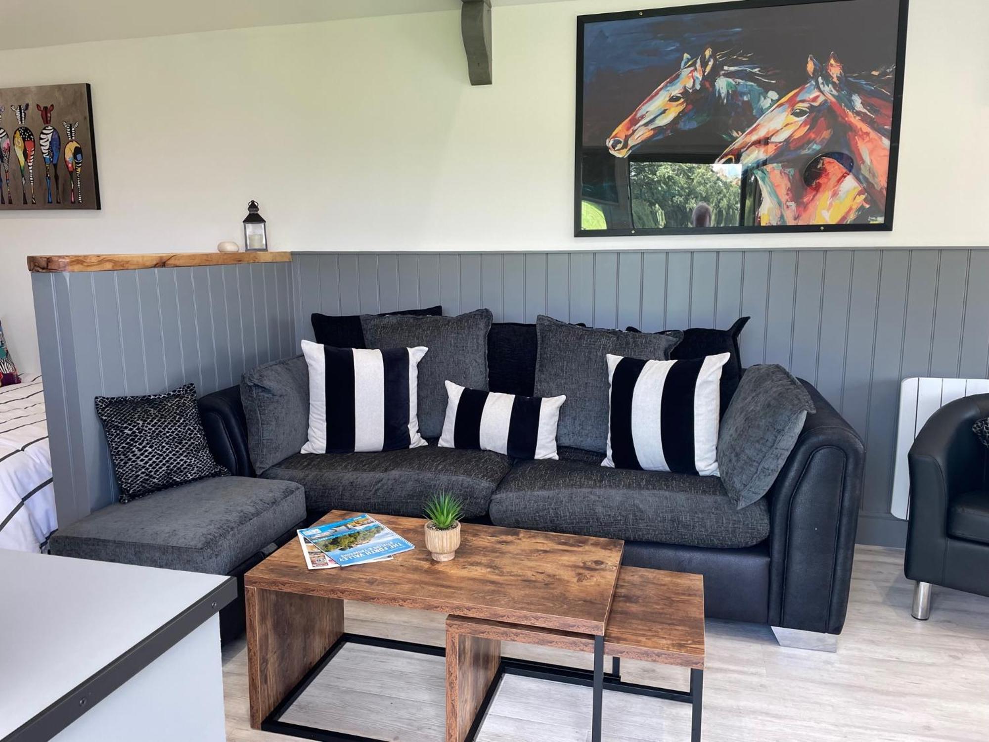 Wellsfield Farm Holiday Lodges Stirling Extérieur photo